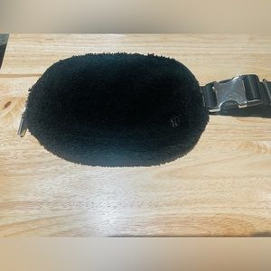 Black fleece belt bag
